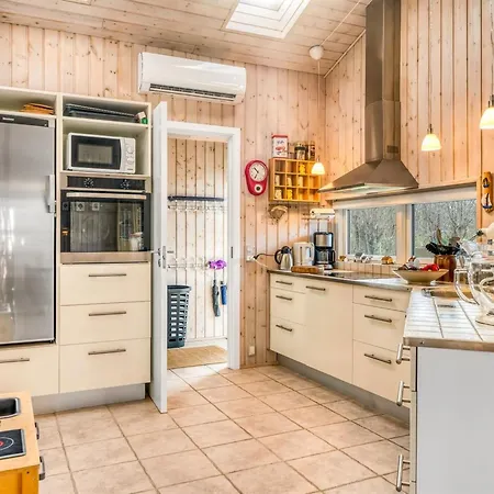Nanook - 750m To The Fjord By Interhome *